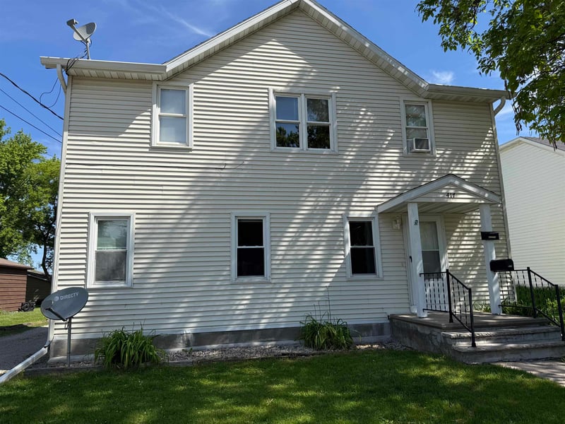 417 Caroline St, Neenah, WI 54956-2882