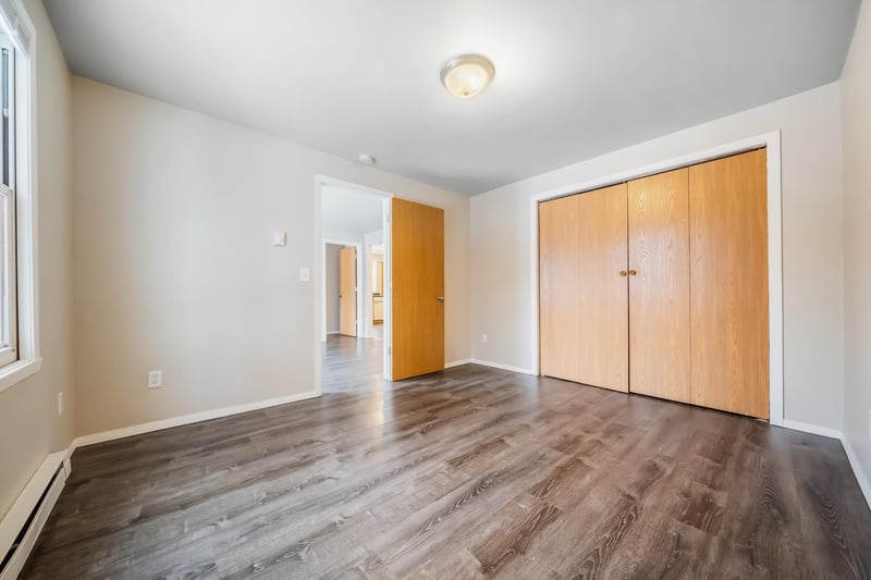 417 Caroline St, Neenah, WI 54956-2882
