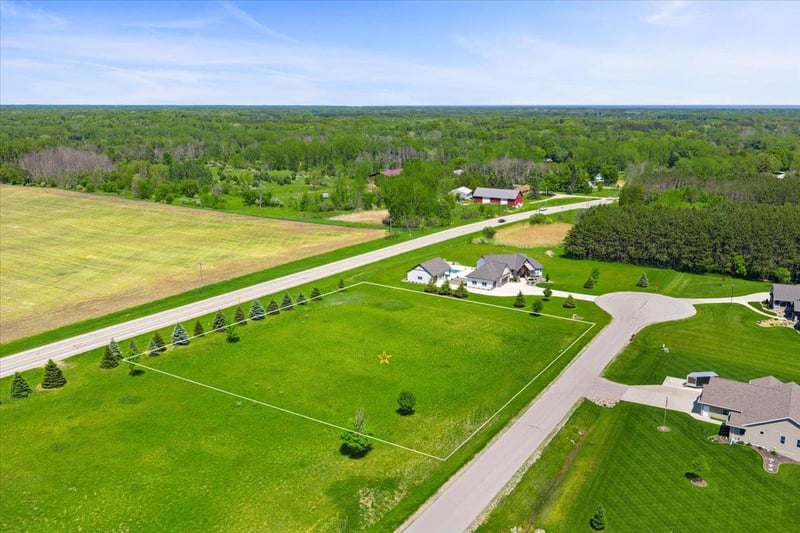 3610 Sawmill Ct, Green Bay, WI 54313