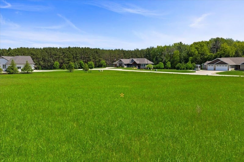 3610 Sawmill Ct, Green Bay, WI 54313