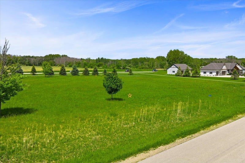 3610 Sawmill Ct, Green Bay, WI 54313