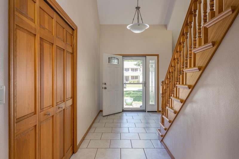 1752 Hunters Glen Dr, Oshkosh, WI 54904-8966