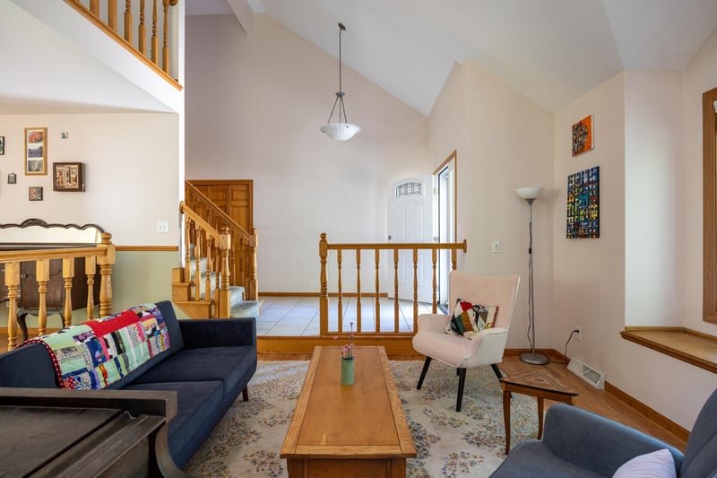 1752 Hunters Glen Dr, Oshkosh, WI 54904-8966