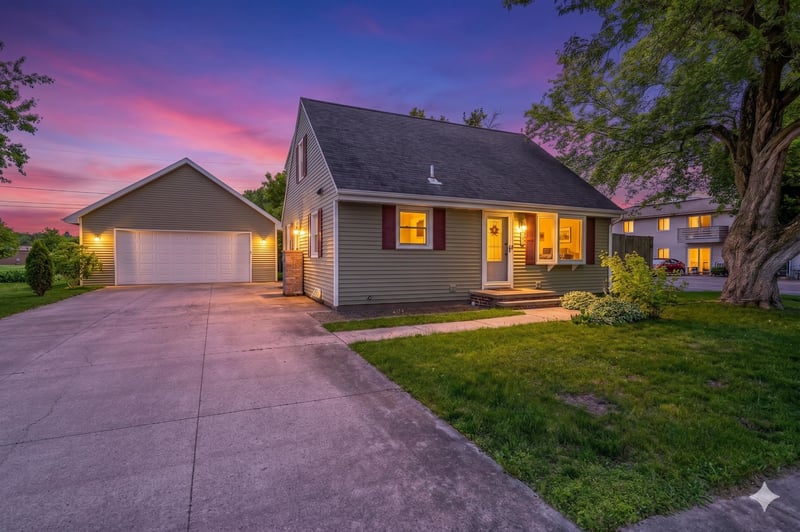 1932 Maplecrest Dr, Appleton, WI 54915