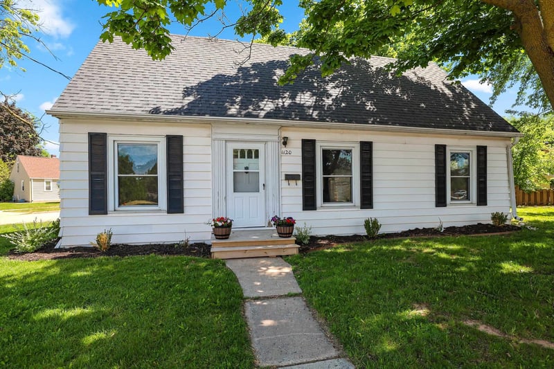 1120 Badger Ave, Appleton, WI 54914