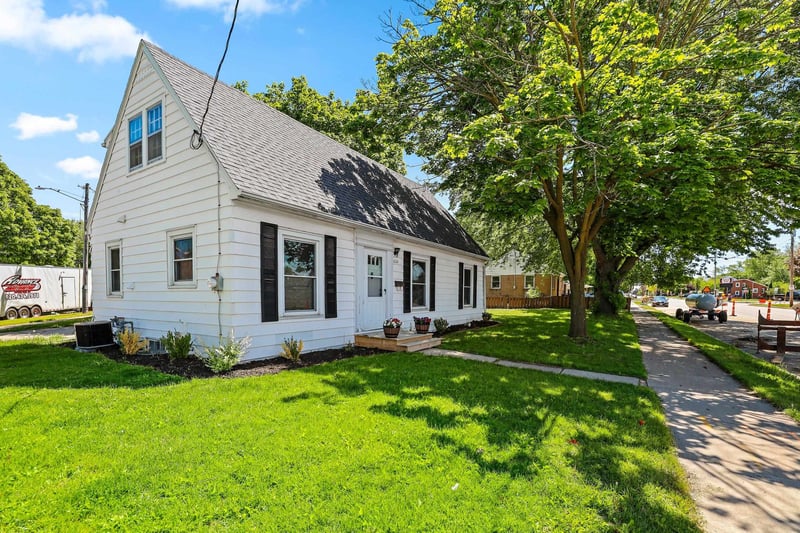 1120 Badger Ave, Appleton, WI 54914