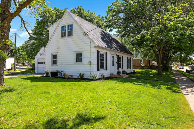1120 Badger Ave, Appleton, WI 54914