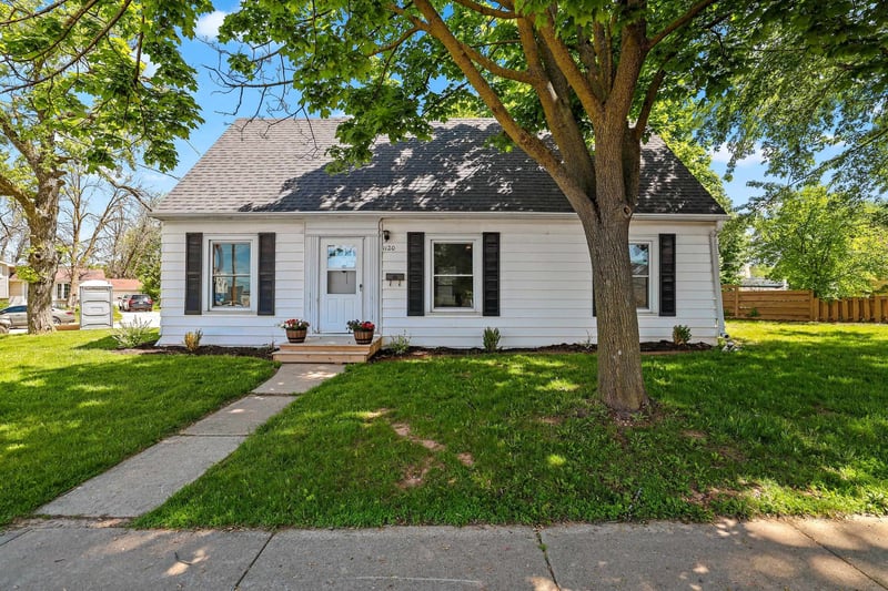 1120 Badger Ave, Appleton, WI 54914