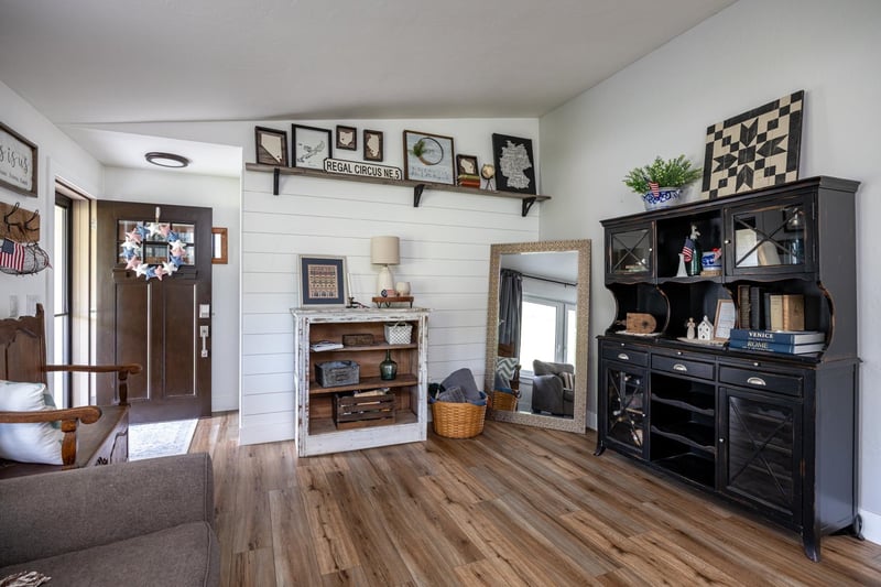 W2593 Colonial Ct, Appleton, WI 54915-8130