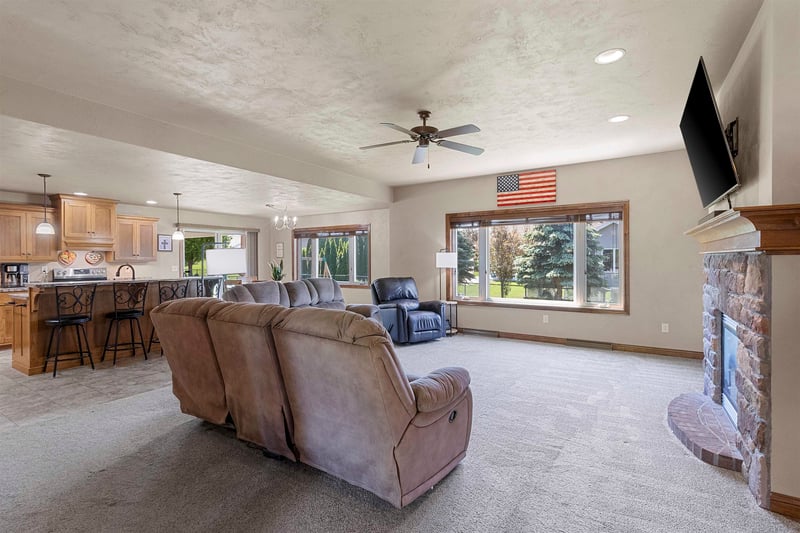 N1903 Swanee Cir, Greenville, WI 54942