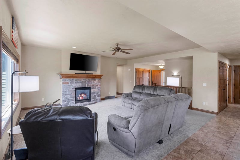 N1903 Swanee Cir, Greenville, WI 54942