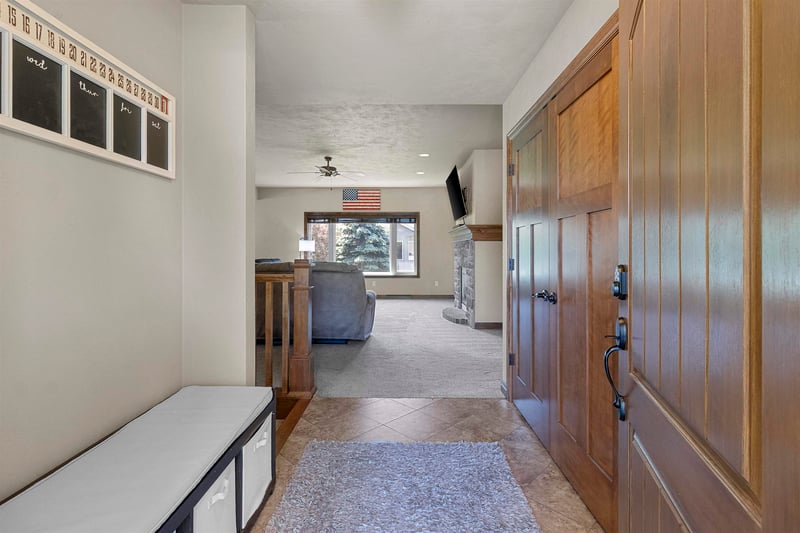 N1903 Swanee Cir, Greenville, WI 54942