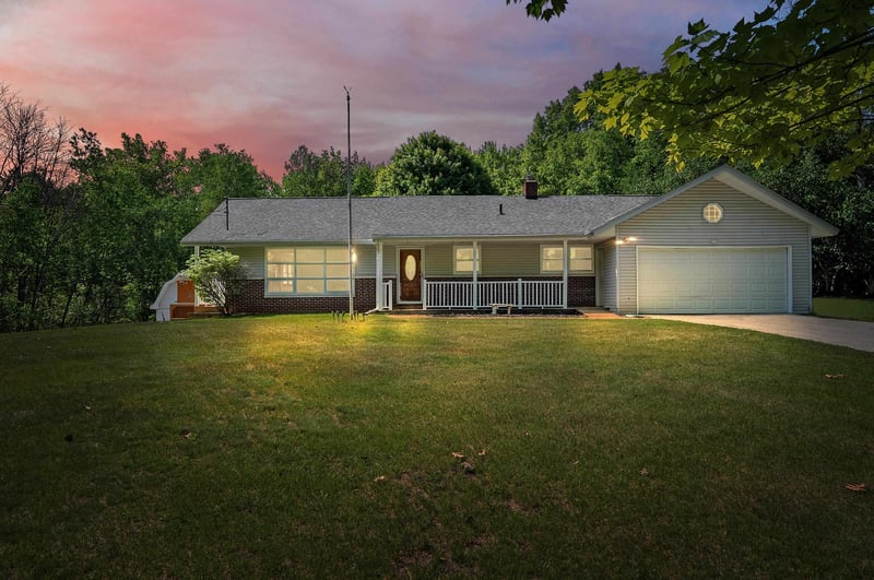 1135 Hill Dr, Oneida, WI 54155-9114