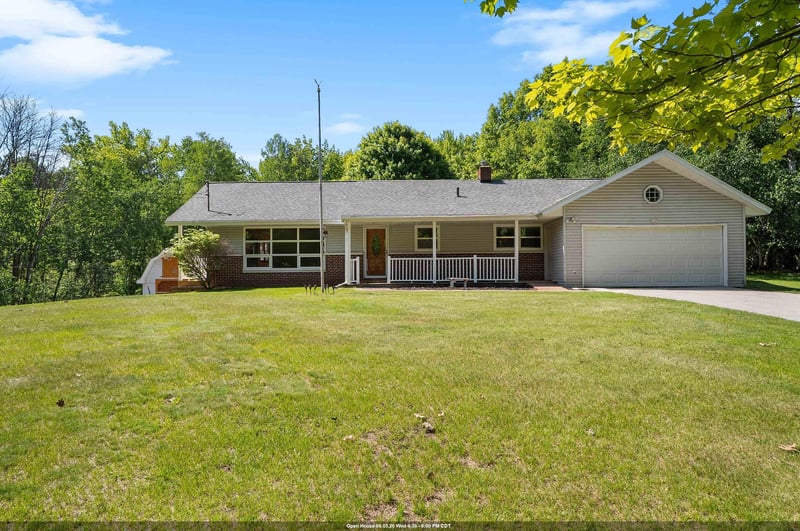 1135 Hill Dr, Oneida, WI 54155-9114
