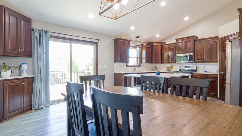 1024 Summer Breeze Ln, Greenville, WI 54942