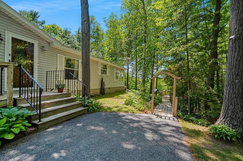5109 Machickanee Ln, Lena, WI 54139-9146
