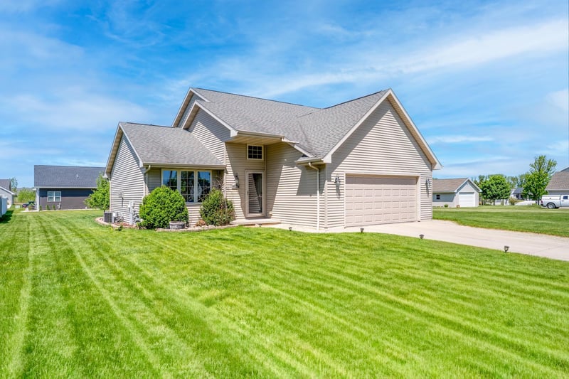 305 Spencer St, Green Bay, WI 54303-5375