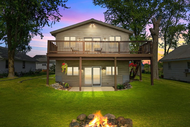 605 Long Beach Dr, Chilton, WI 53014
