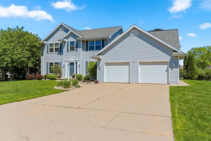 2861 Crosshaven Ave, Green Bay, WI 54313-4103