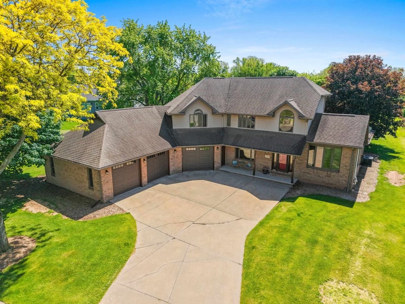 1009 Brill Rd, Kaukauna, WI 54130