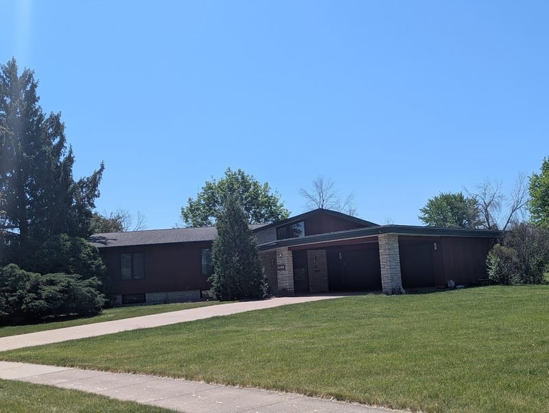 1015 Maricopa Dr, Oshkosh, WI 54904