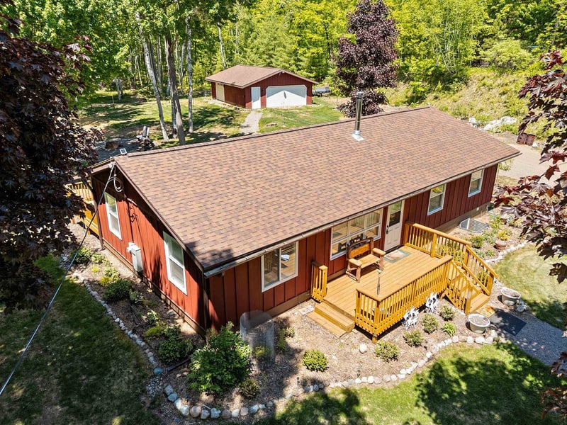 15284 Loretta Ln, Mountain, WI 54149
