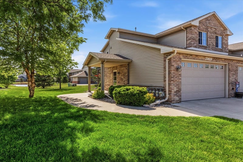 2361 Plank Cir #D, Appleton, WI 54915