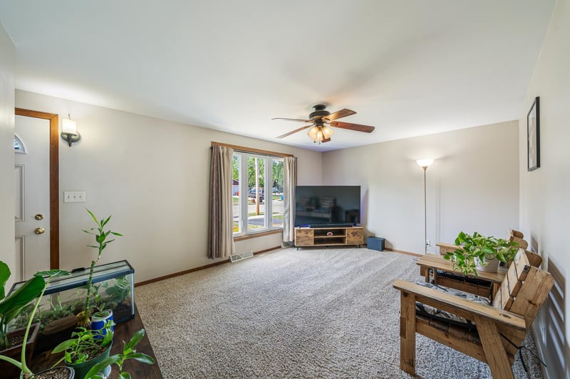 1605 Thornton Dr, Oshkosh, WI 54904