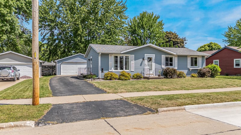 1605 Thornton Dr, Oshkosh, WI 54904