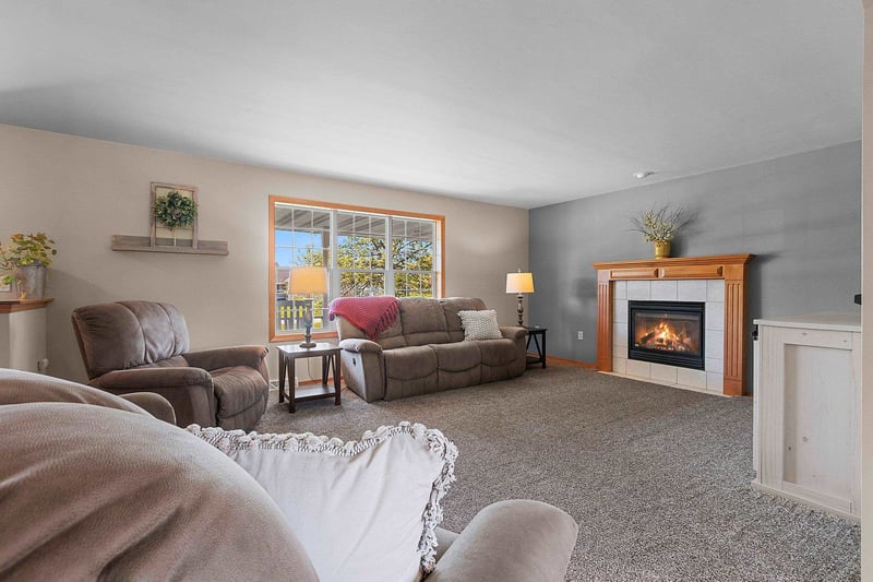 5071 Snapdragon Cir, Little Suamico, WI 54141-8871