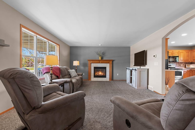 5071 Snapdragon Cir, Little Suamico, WI 54141-8871