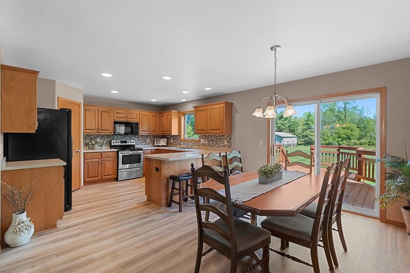 5071 Snapdragon Cir, Little Suamico, WI 54141-8871