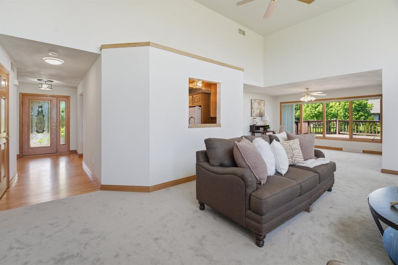 W2048 Evergreen Dr, Kaukauna, WI 54130