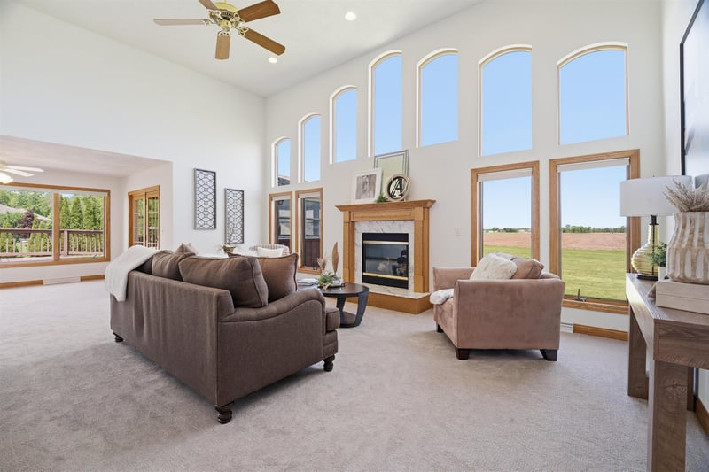 W2048 Evergreen Dr, Kaukauna, WI 54130