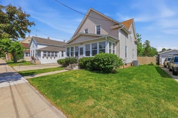 940 6th Ave, Oshkosh, WI 54902-5851