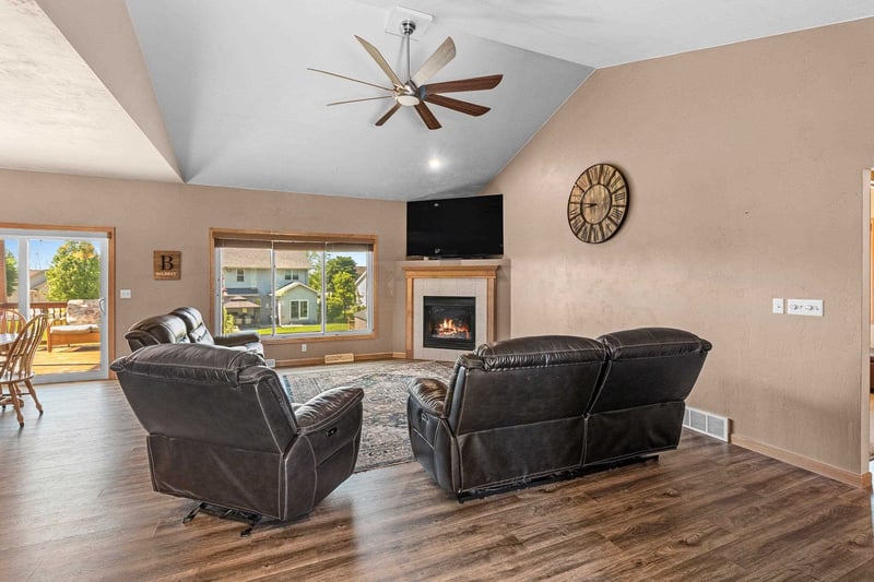 N2283 Cornhusk Dr, Greenville, WI 54942