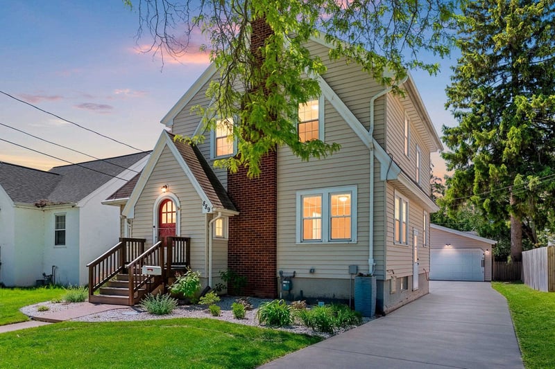 889 Dousman St, Green Bay, WI 54303