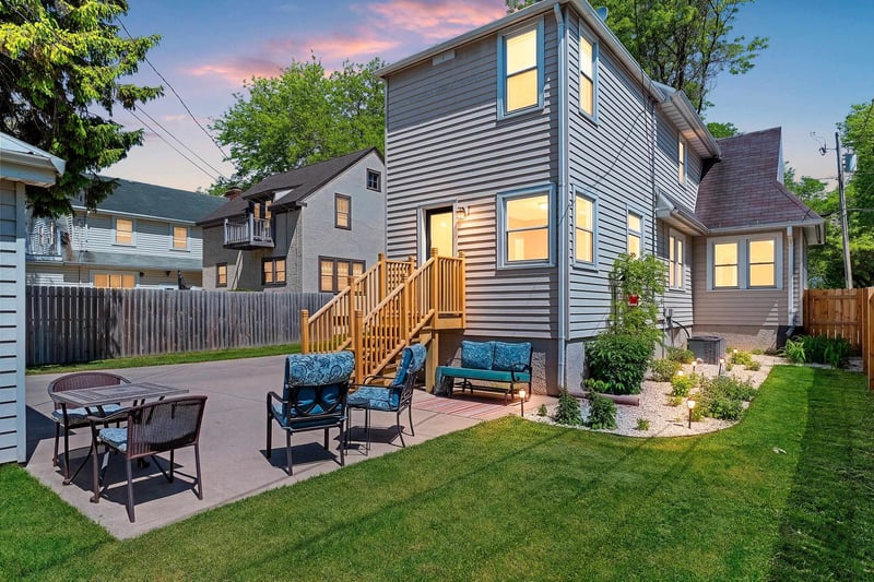 889 Dousman St, Green Bay, WI 54303