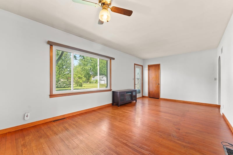 105 4th Ave, Winneconne, WI 54986