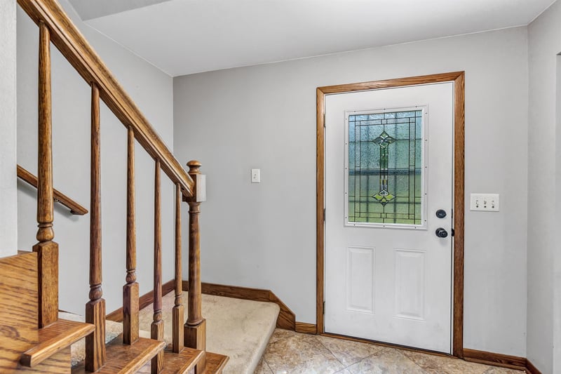 1128 Deerfield Ave, Menasha, WI 54952-2111