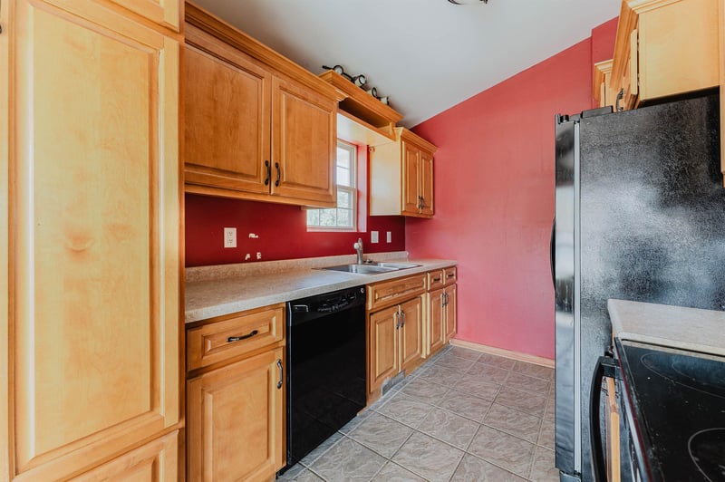 1250 Conrad St, Oshkosh, WI 54904-8402