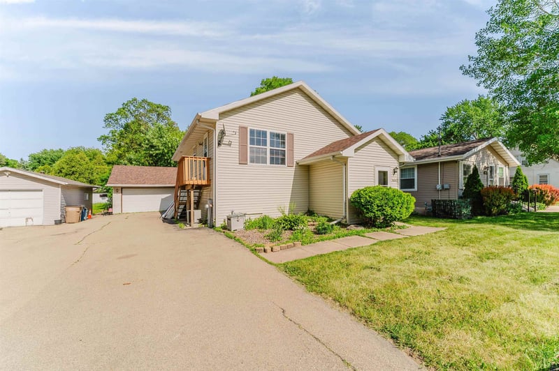 1250 Conrad St, Oshkosh, WI 54904-8402