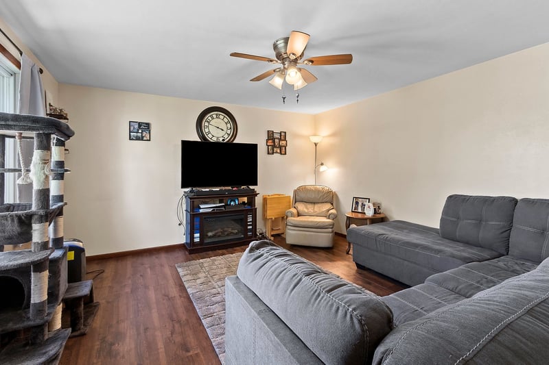 6796 Deuster St, Greenleaf, WI 54126