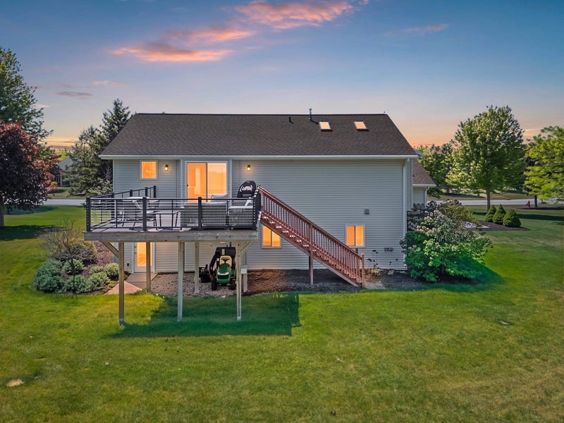 3054 Seafarer Way, Suamico, WI 54173-8189