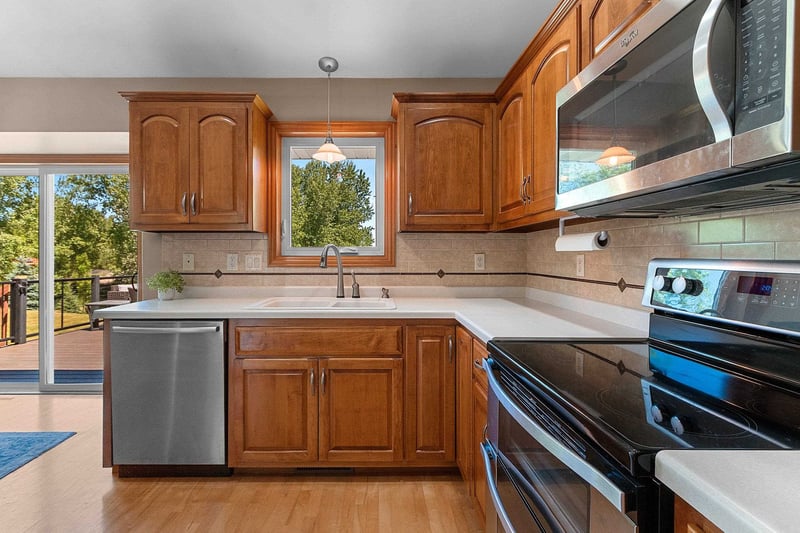 3054 Seafarer Way, Suamico, WI 54173-8189