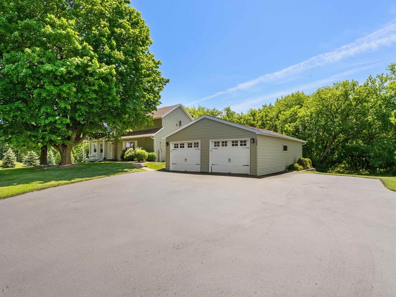 200 Haven Ln, Luxemburg, WI 54217