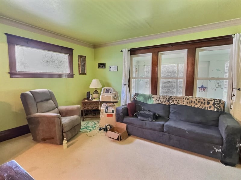 611 Parkway Ave, Oshkosh, WI 54901-4652