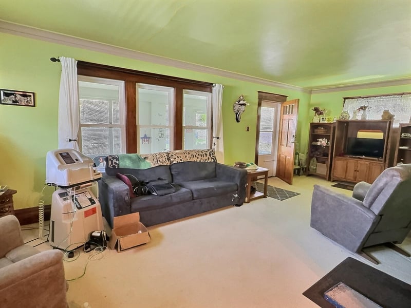 611 Parkway Ave, Oshkosh, WI 54901-4652