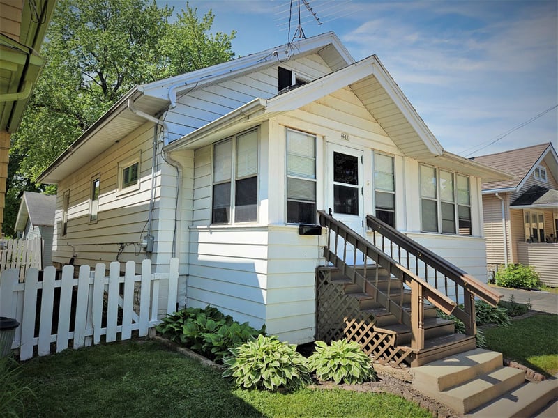 611 Parkway Ave, Oshkosh, WI 54901-4652