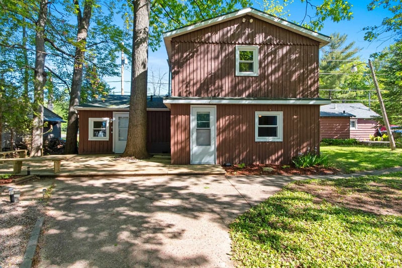 W6053 Lake Dr, Shawano, WI 54166